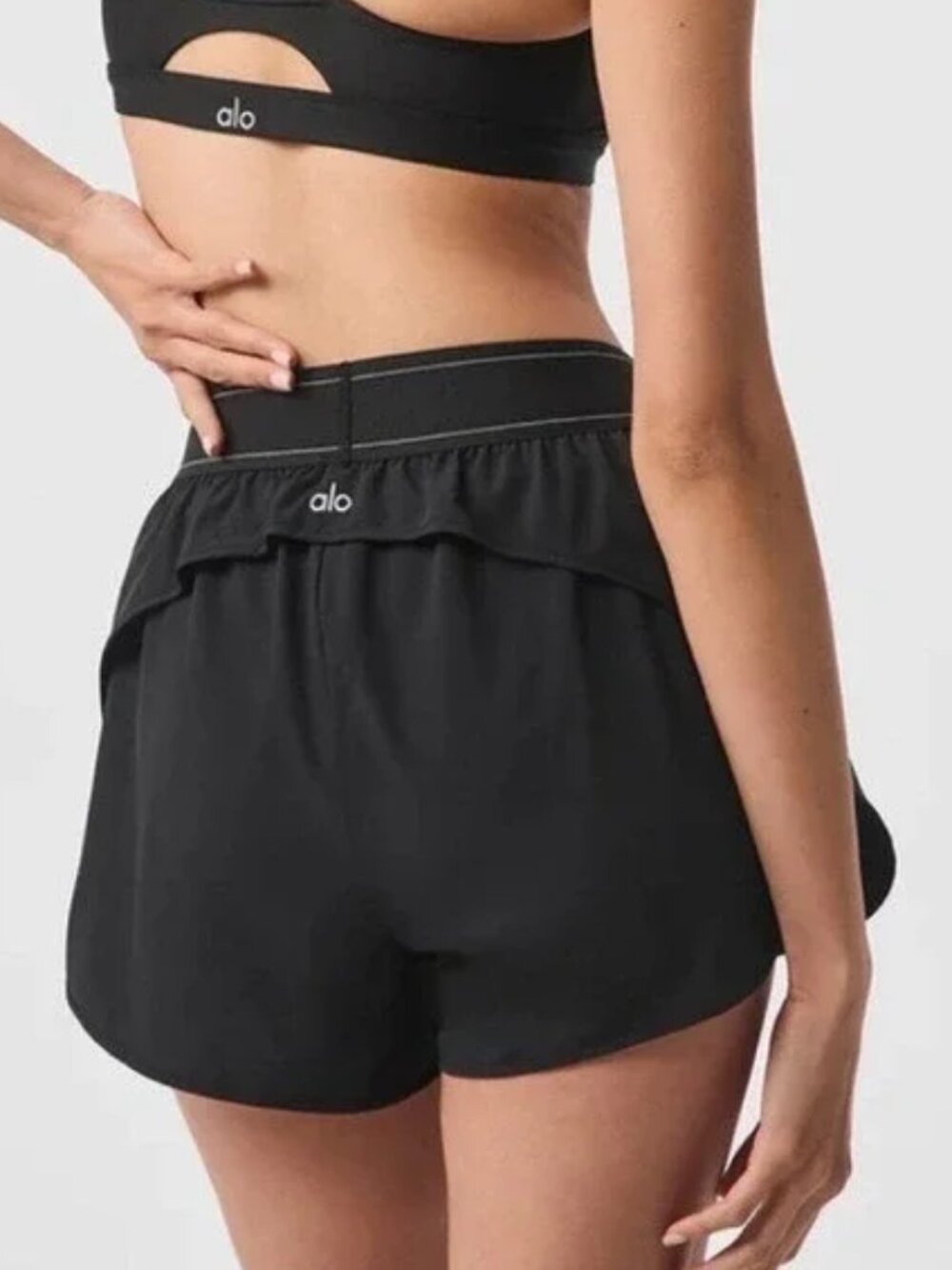 Brand new🌊Alo Yoga Match Point Short Black A must-have for cool girls ✈ - Picture 7 of 7